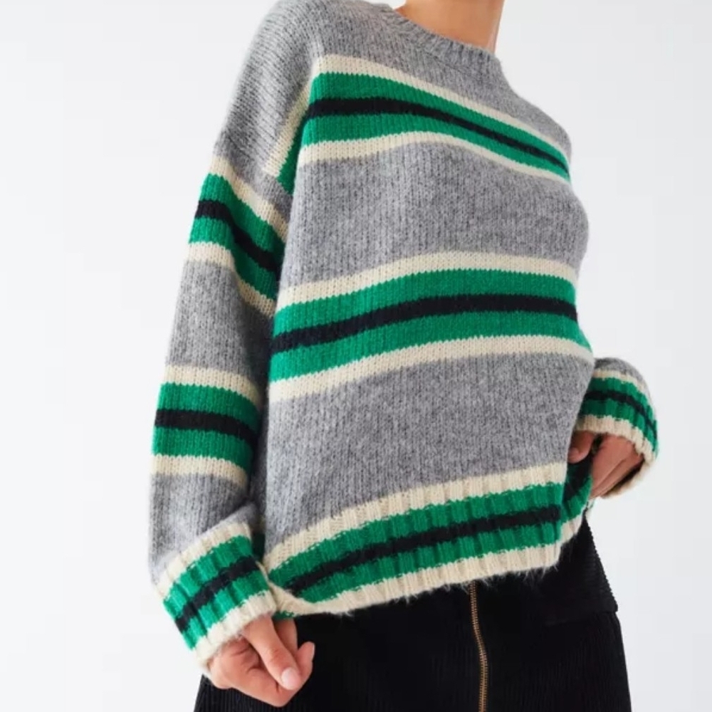 Urban Outfitters Womens Striped Boyfriend Sweater Oversized Gray Green XS Preppy - Picture 2 of 7